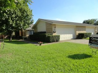 914 Shady Creek Ln, Bedford, TX 76021