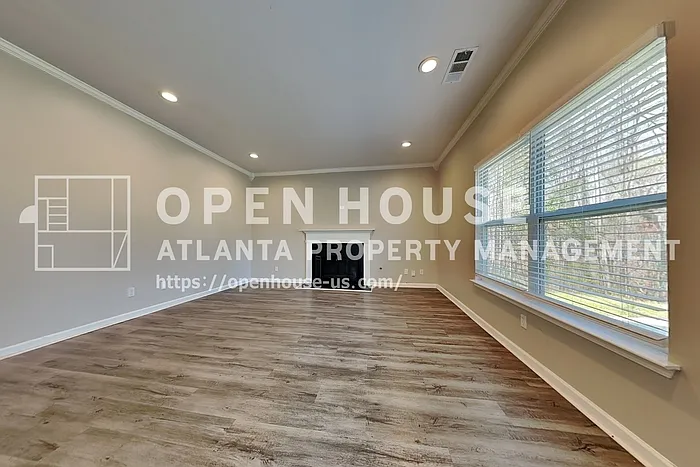 4341 Ash Tree St SW — Photo 3