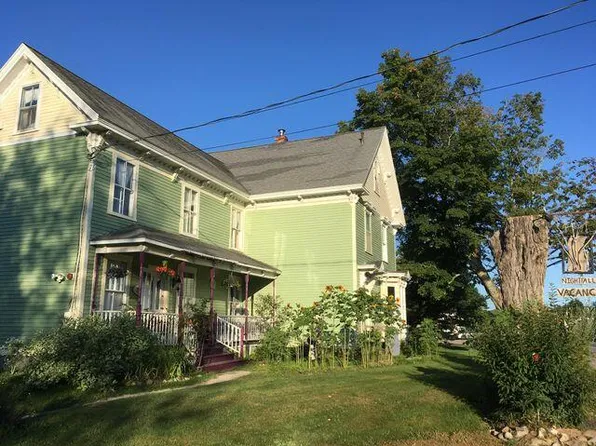 31 Searsport Avenue, Belfast, ME 04915