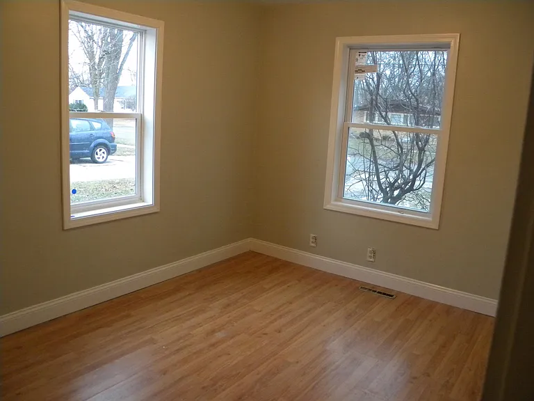 2213 Carolina St — Photo 7