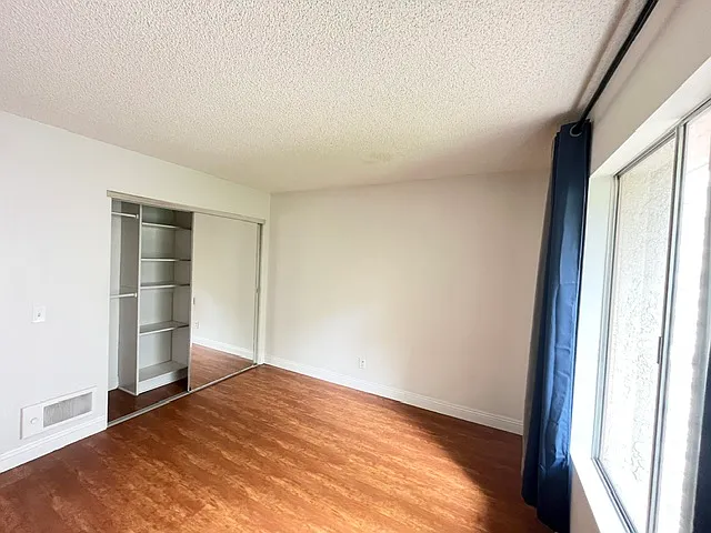 second bedroom.