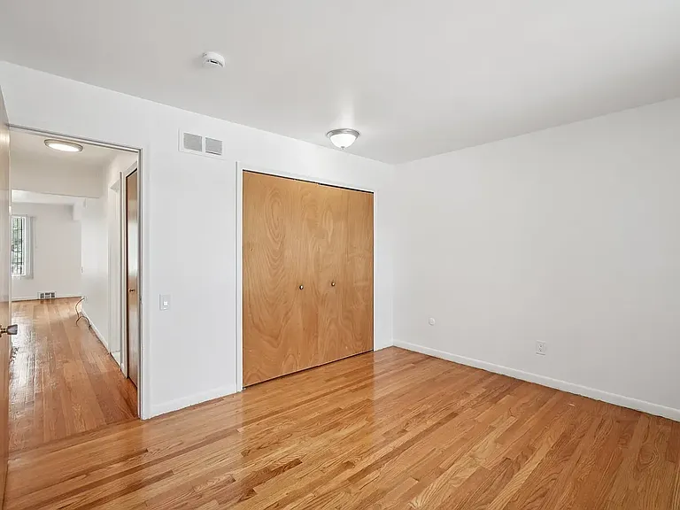 North Shore Apartments — Photo 12