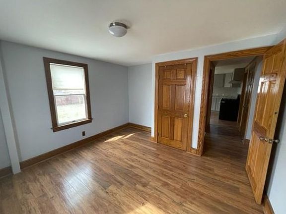 5th image of 12 Hopedale Dr