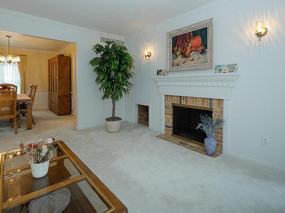 7662 Hunters Ridge Dr-105