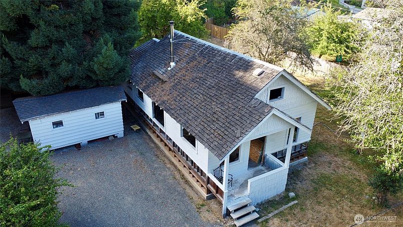3rd image of 714 S Valley St