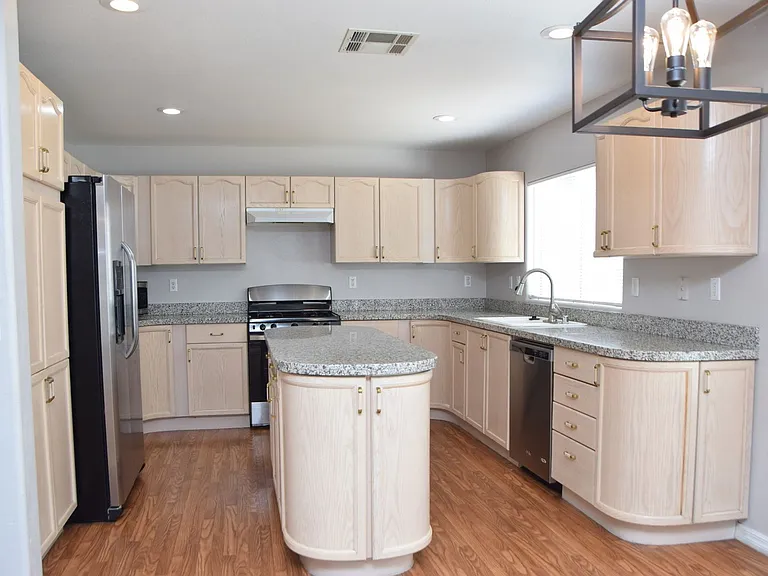 7811 Howard Dade Ave — Photo 14