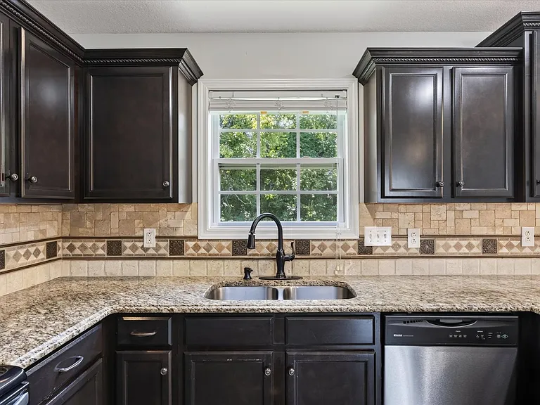 3702 Windmill Ct — Photo 17