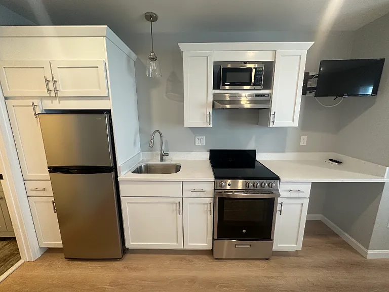 528 Ocean Blvd #8 — Photo 3