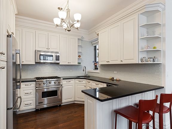 3rd image of 314 W 100th St APT 36