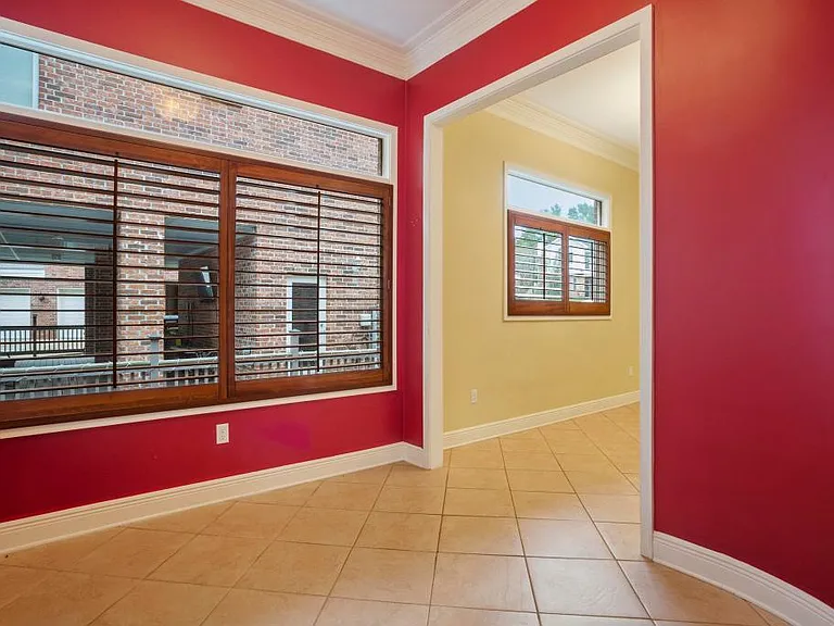 7516 Pinehurst Ct — Photo 15