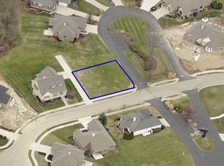 49 Carruthers Pond Dr, Cincinnati, OH 45246