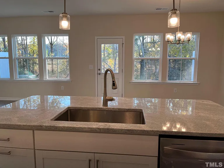 359 Glen Clova Dr — Photo 9