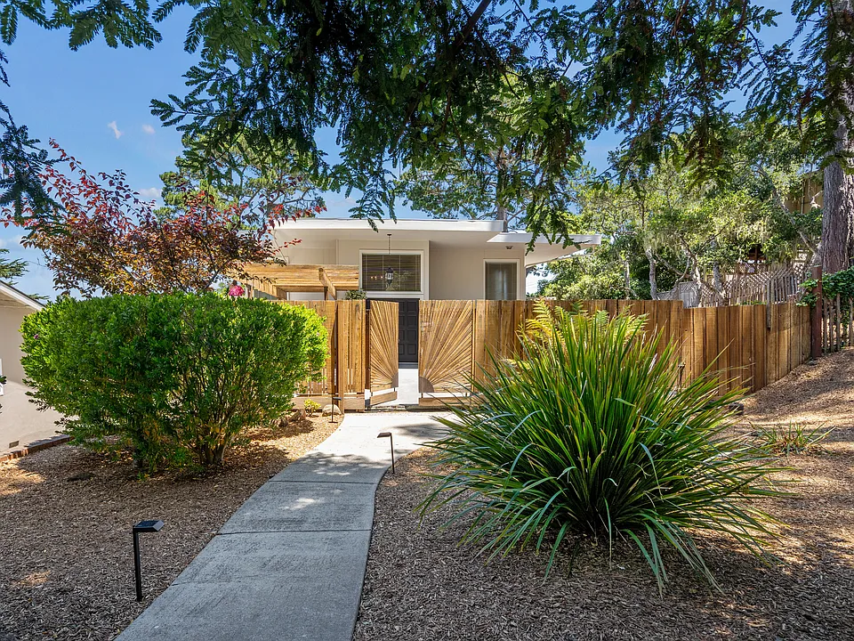642 Toyon Dr