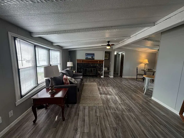 7031 Timber Rdg S — Photo 4