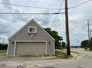 1704 Cass Lake Front Rd, Keego Harbor, MI 48320
