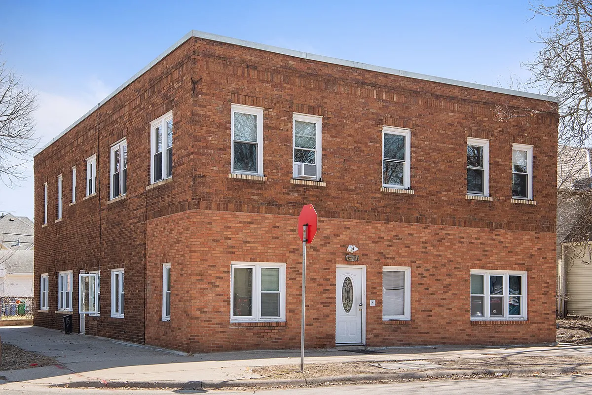 Building Photo - 1431 Jefferson St NE #4