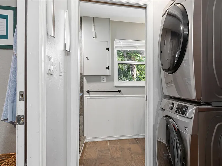 225 W McKenzie St — Photo 20