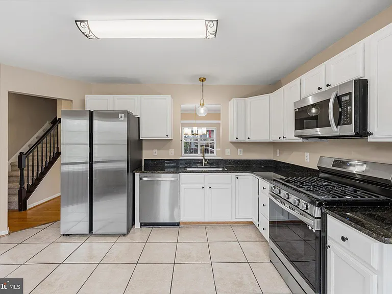 706 Vanderbilt Ter SE — Photo 9