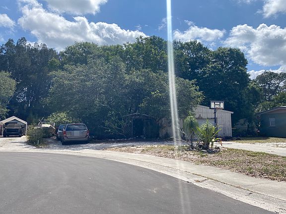 5th image of 203 E Cornelius Cir