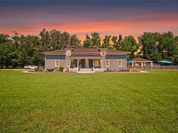 2008 Pocaty Creek Ln, Chesapeake, VA 23322