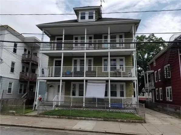 213 Dulude Ave, Woonsocket, RI 02895