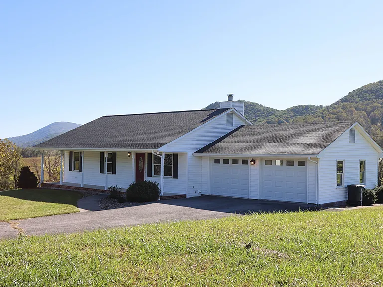5150 Blacksburg Rd — Photo 2