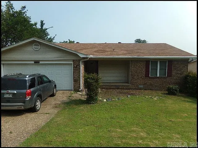 801 Kierre Dr — Photo 2