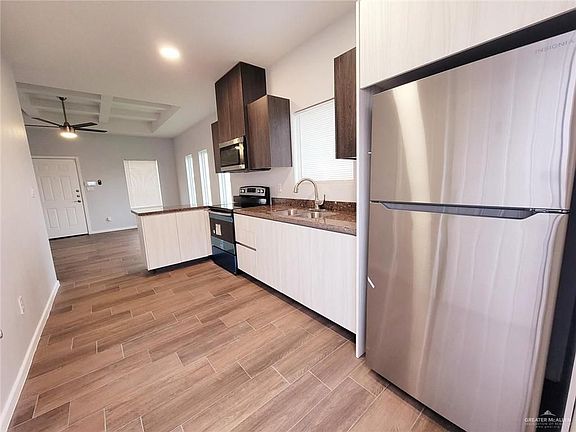 4th image of 3409 Fuerte Ave #3