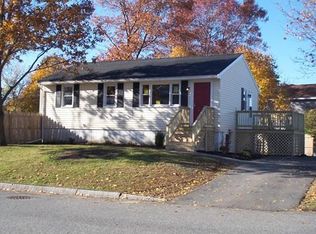 52 Bayberry Dr, Lowell, MA 01852