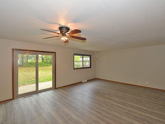 3rd image of 5616 Cambridge LANE #5