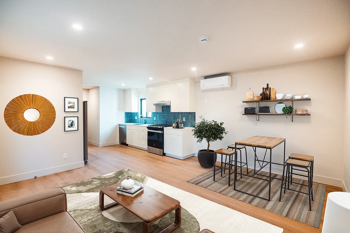 Building Photo - 4541 Melbourne Ave #4