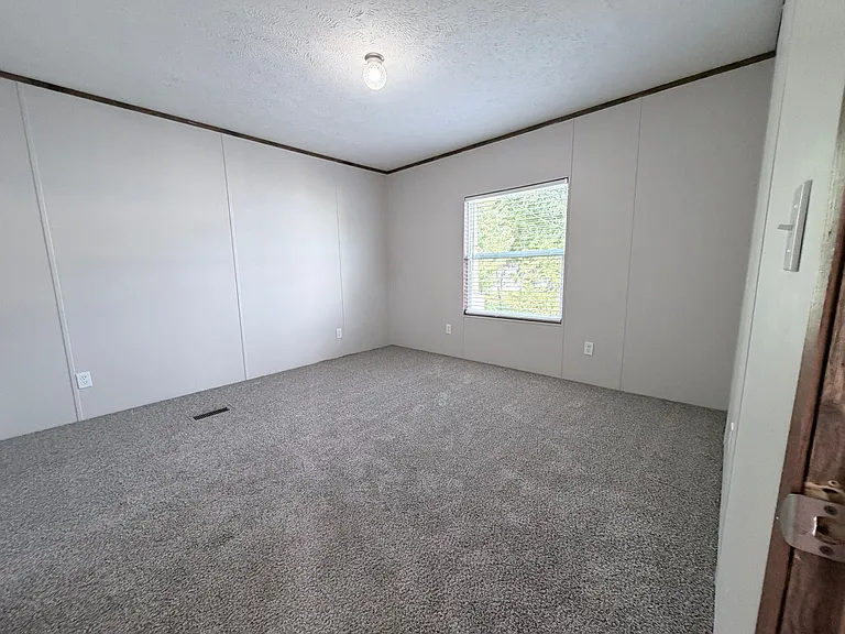 Lakeview Terrace — Photo 18