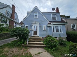 112 Vauxhall St, New London, CT 06320