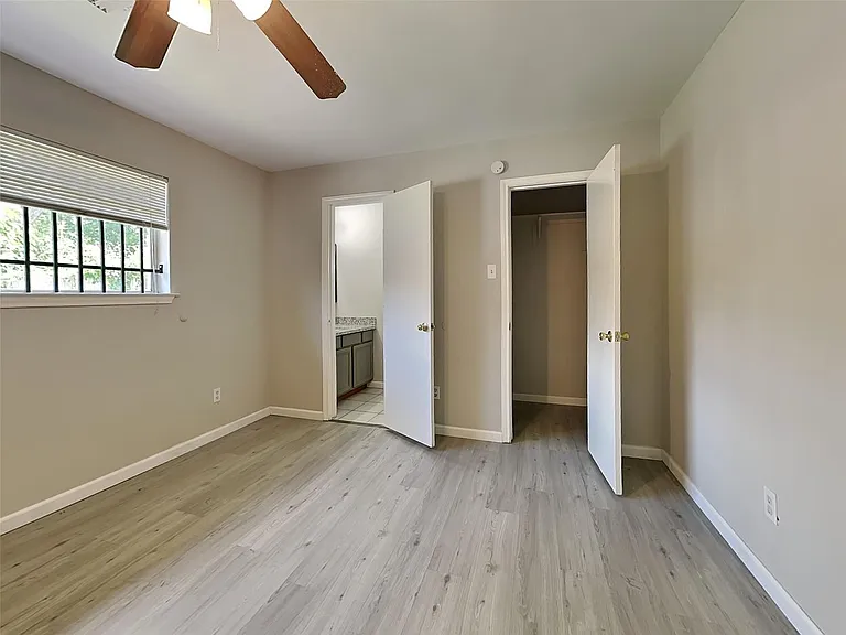12811 Roandale Dr — Photo 10