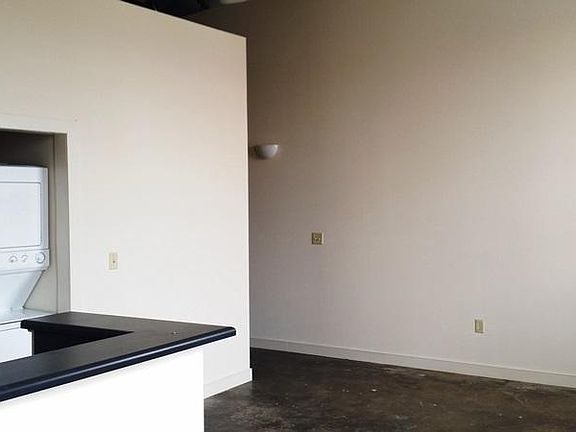 5th image of 1418 W Marshall St APT 122