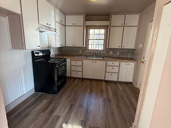 3rd image of 1723 Elm St