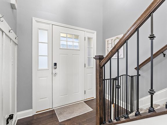 3rd image of 525 Ryan Dr
