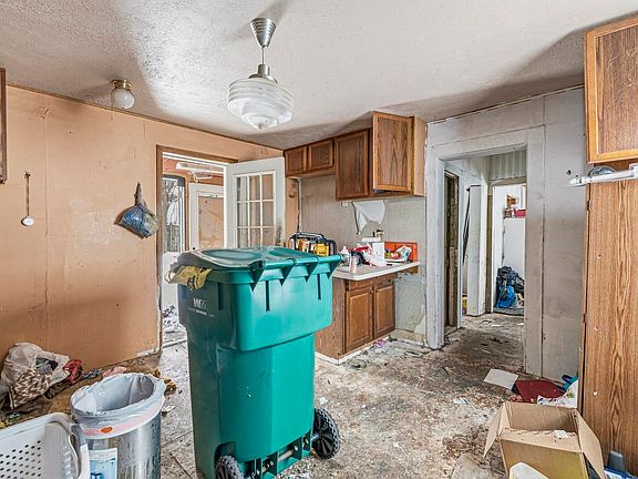 4th image of 218 Zigler St