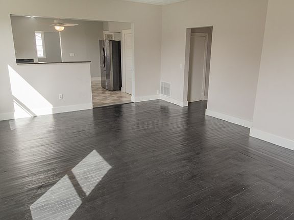 4th image of 23 Woodfield Ln