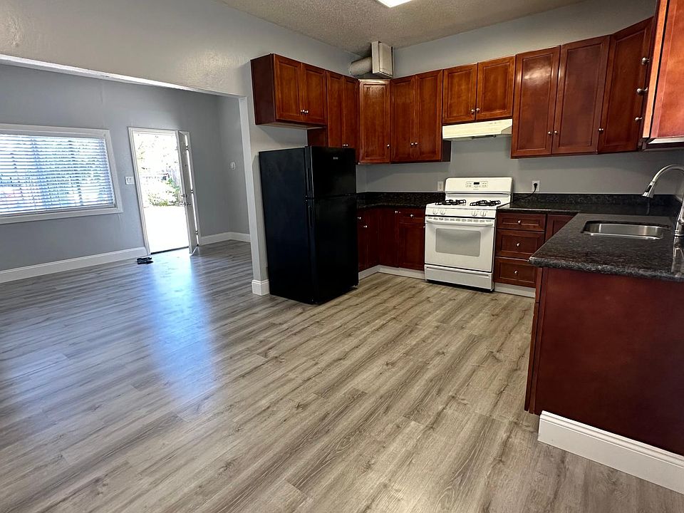 Kitchen & living room