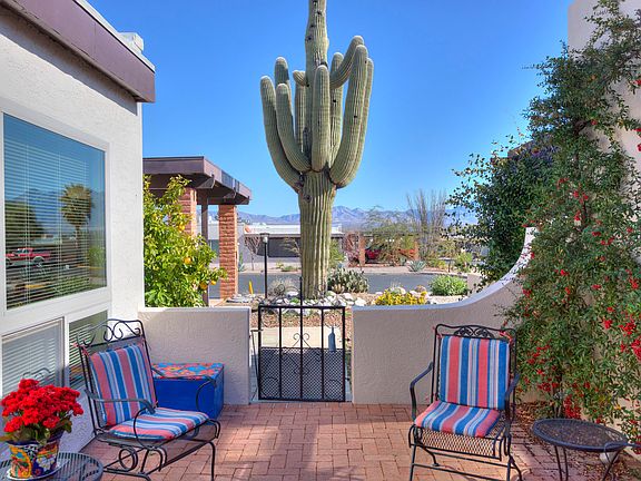 3rd image of 457 N Calle Del Diablo