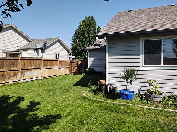 3rd image of 901 Scotch Pine Dr