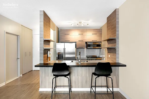 Rented by Sotheby's International Realty | media 20