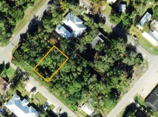 197 10th St, Apalachicola, FL 32320