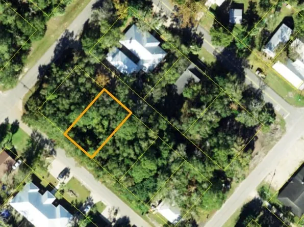 197 10th St, Apalachicola, FL 32320