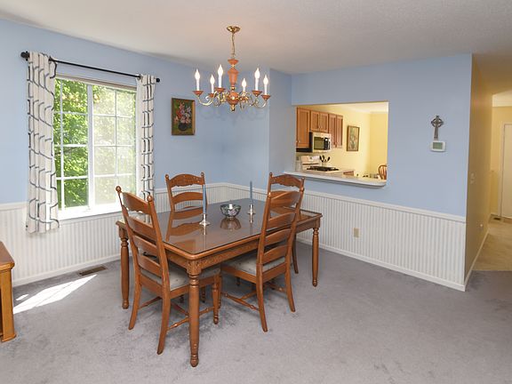 4th image of 1702 Scarborough Dr