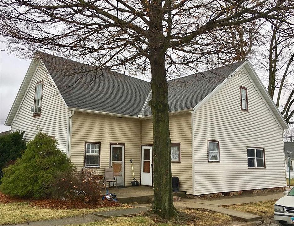 1st image of 204 N Main St