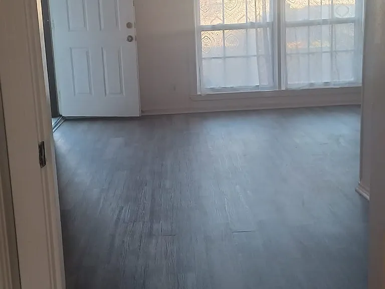 902 Kern Rd #902 — Photo 2