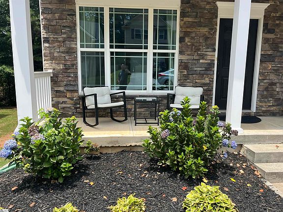 2nd image of 34 Killarney Ln