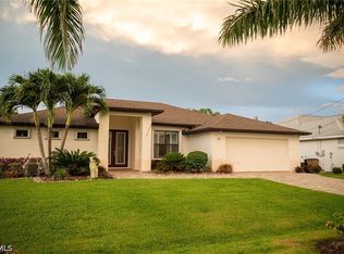 2533 SW 38th Terrace Cpe, Coral, FL 33914